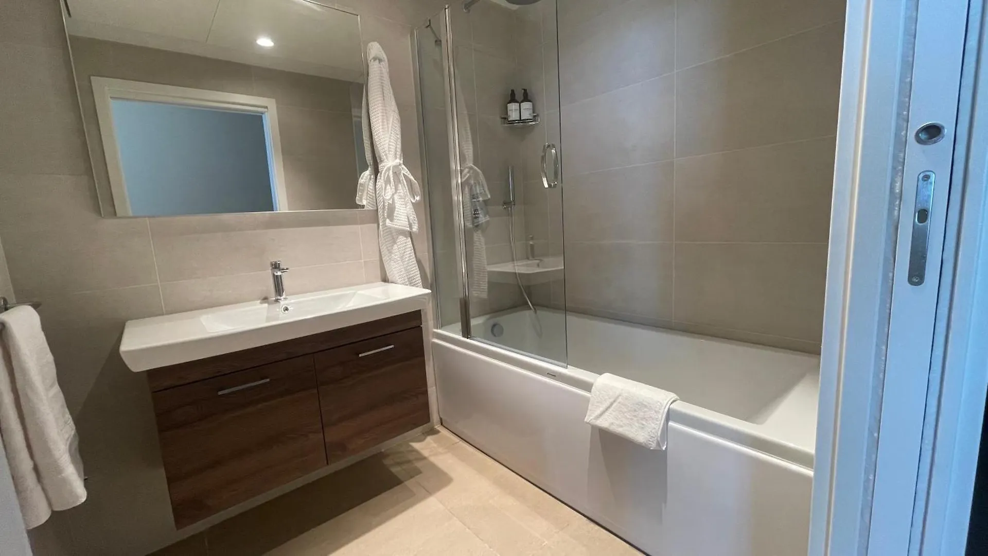 Mercury Tower Suites San Ġiljan Apartment