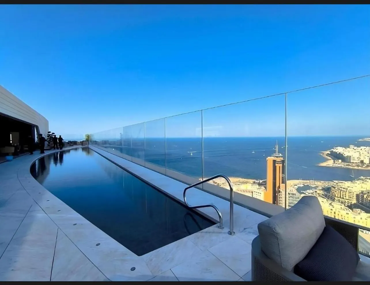 Mercury Tower Suites San Ġiljan Malta